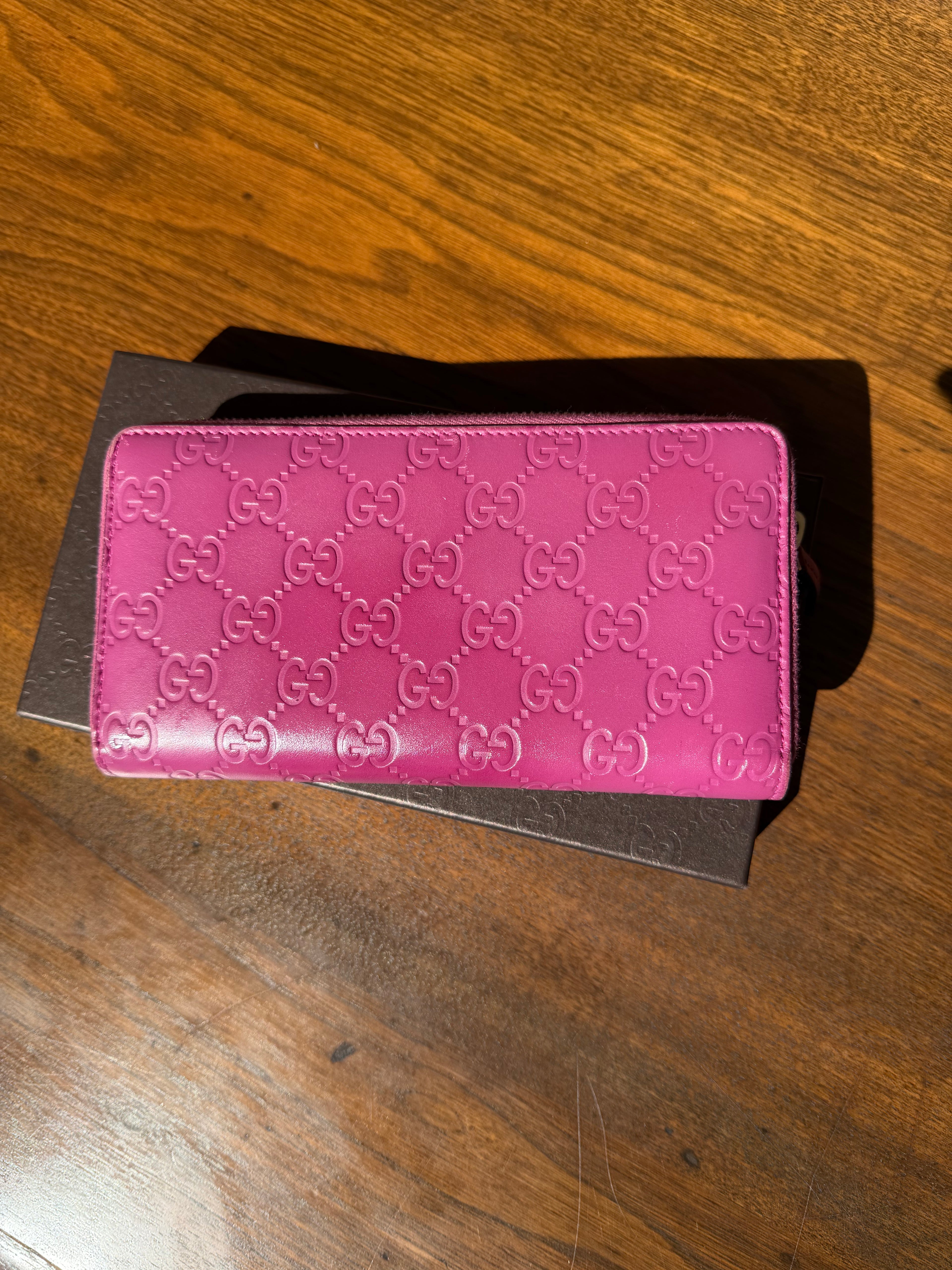 Gucci  Pink Wallet