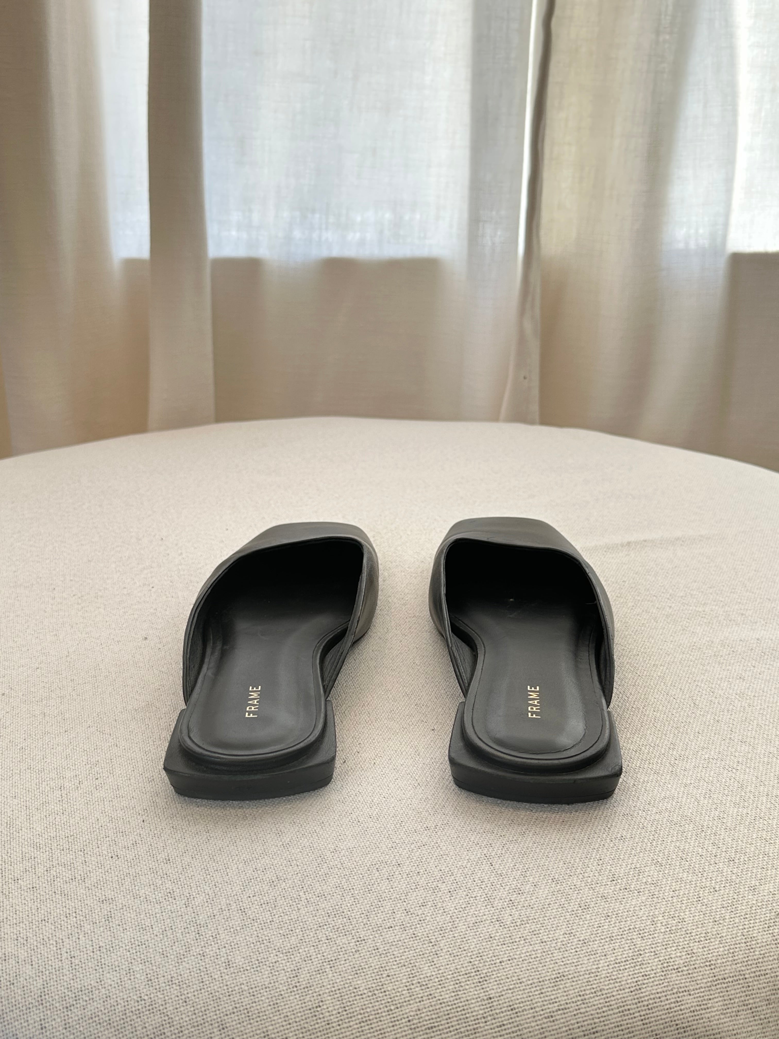 Frame Black Leather Mules