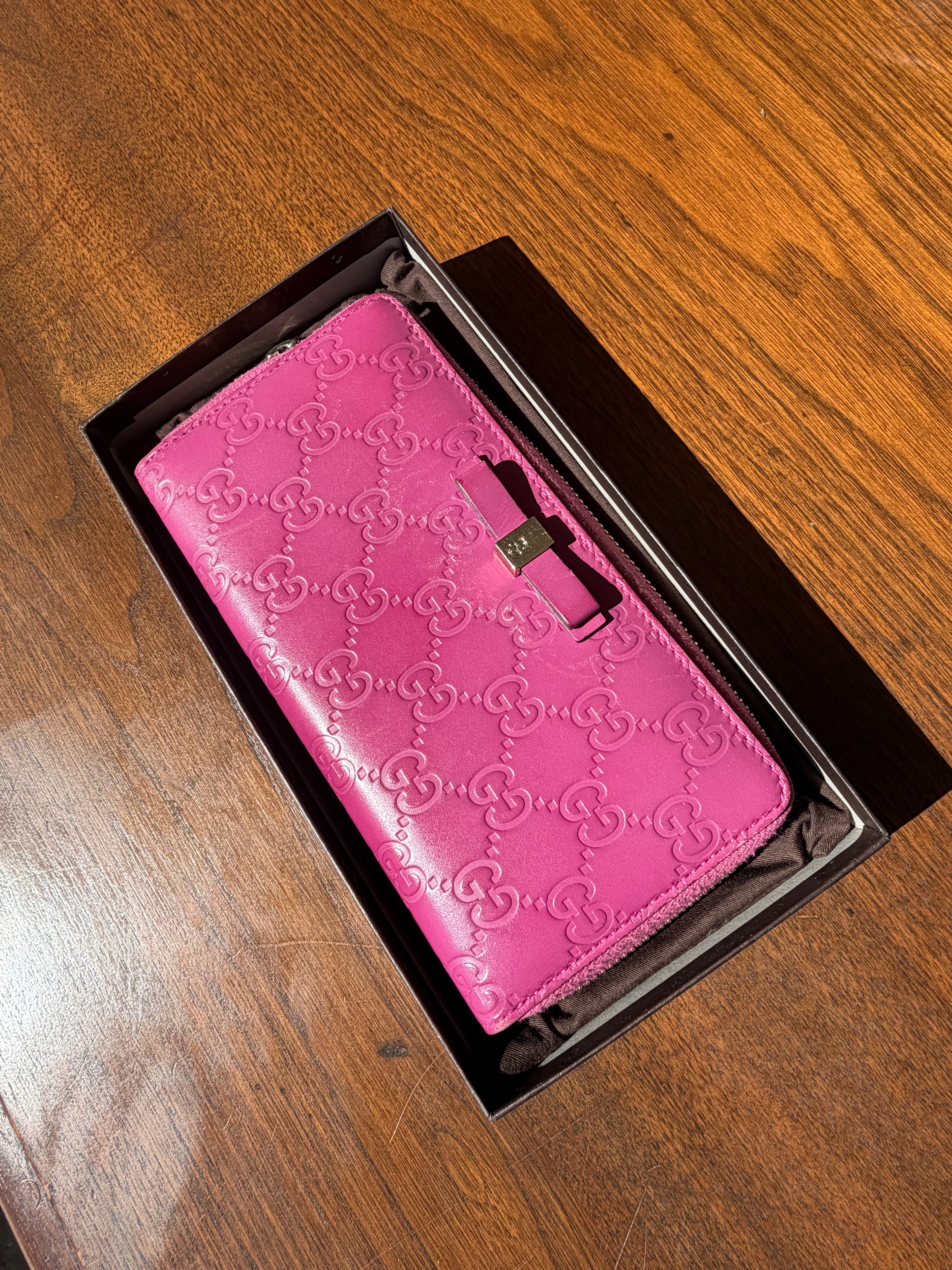 Gucci  Pink Wallet