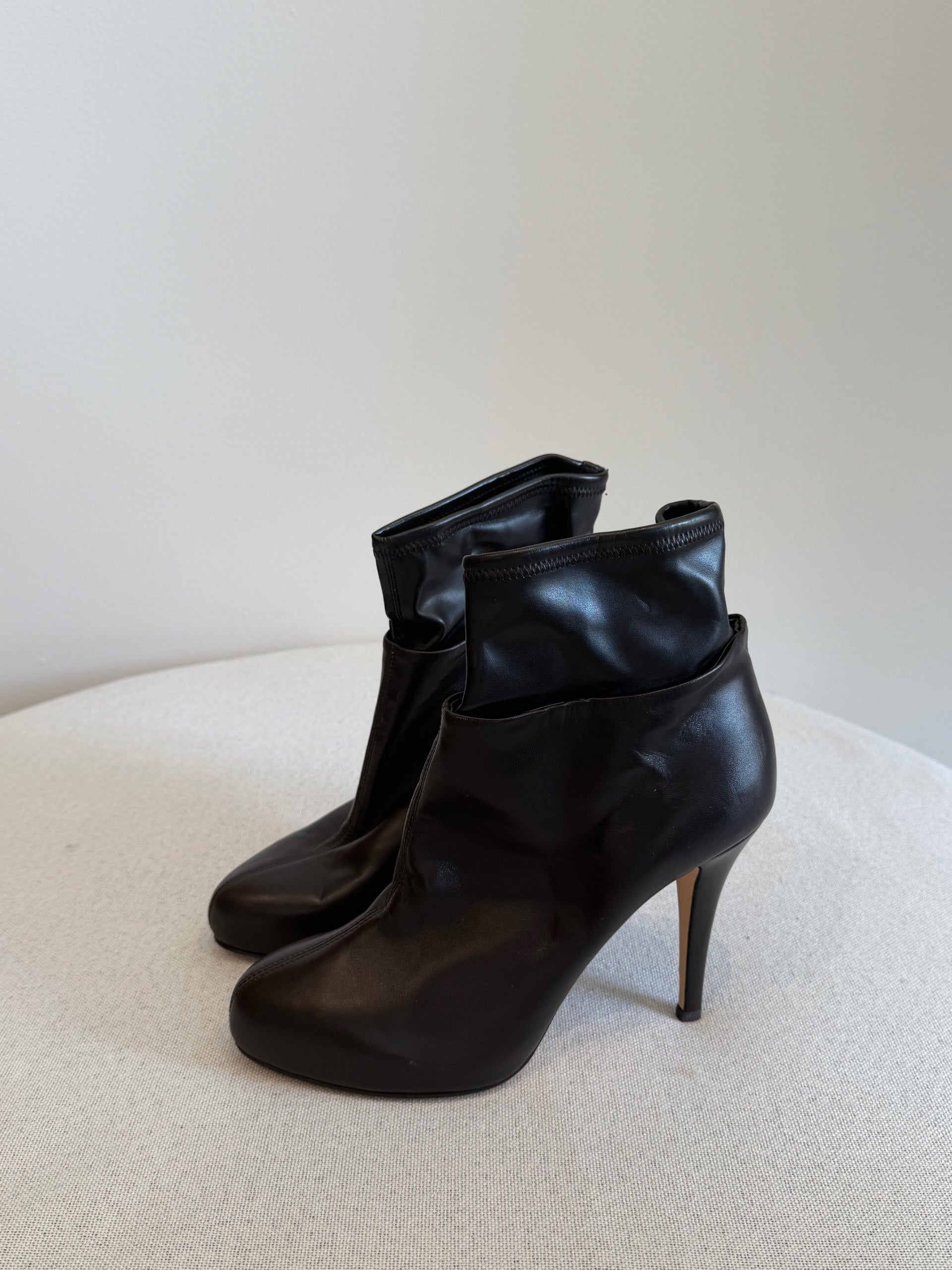 Vero Cuoio Multi Layered Booties