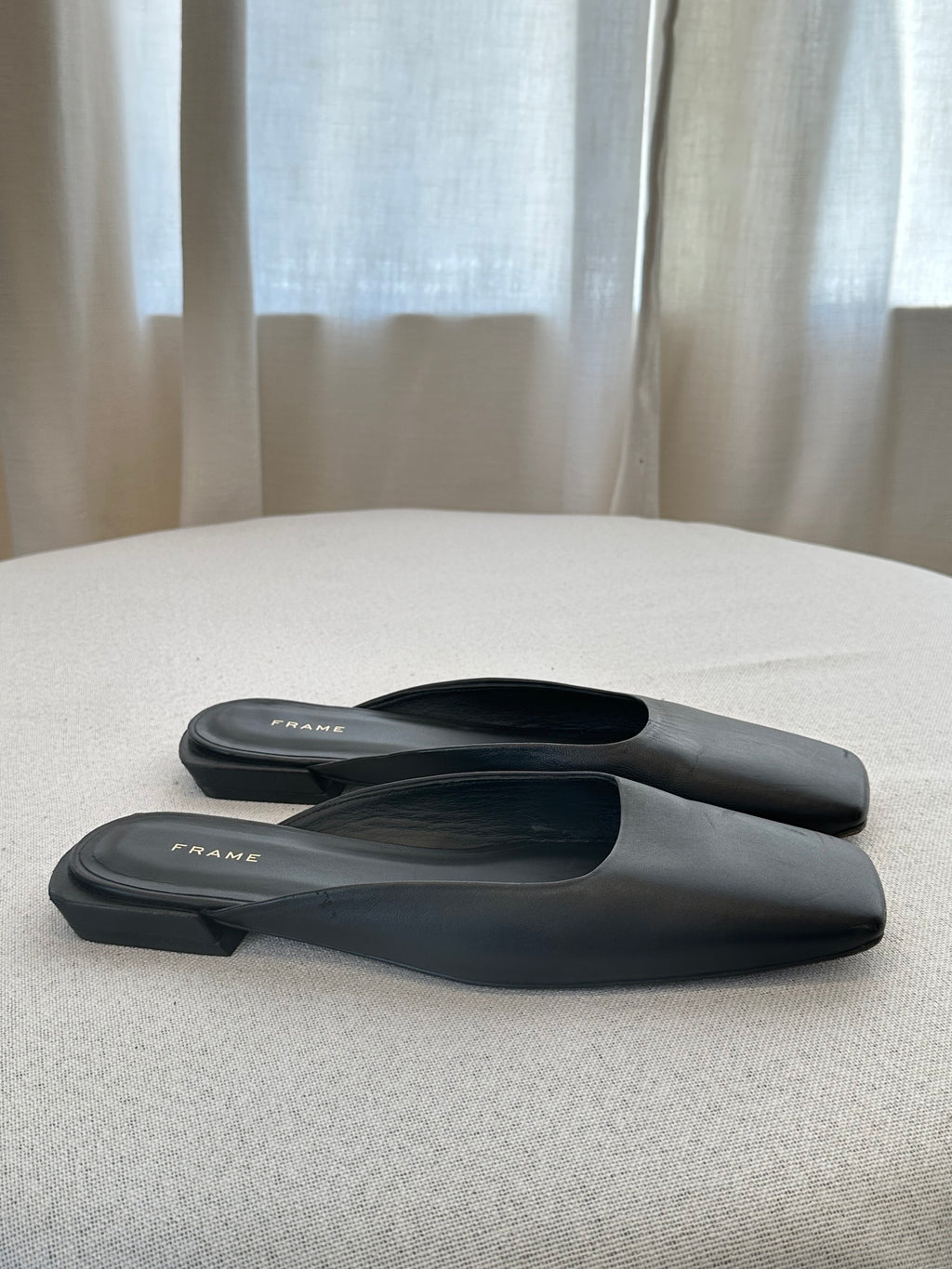 Frame Black Leather Mules