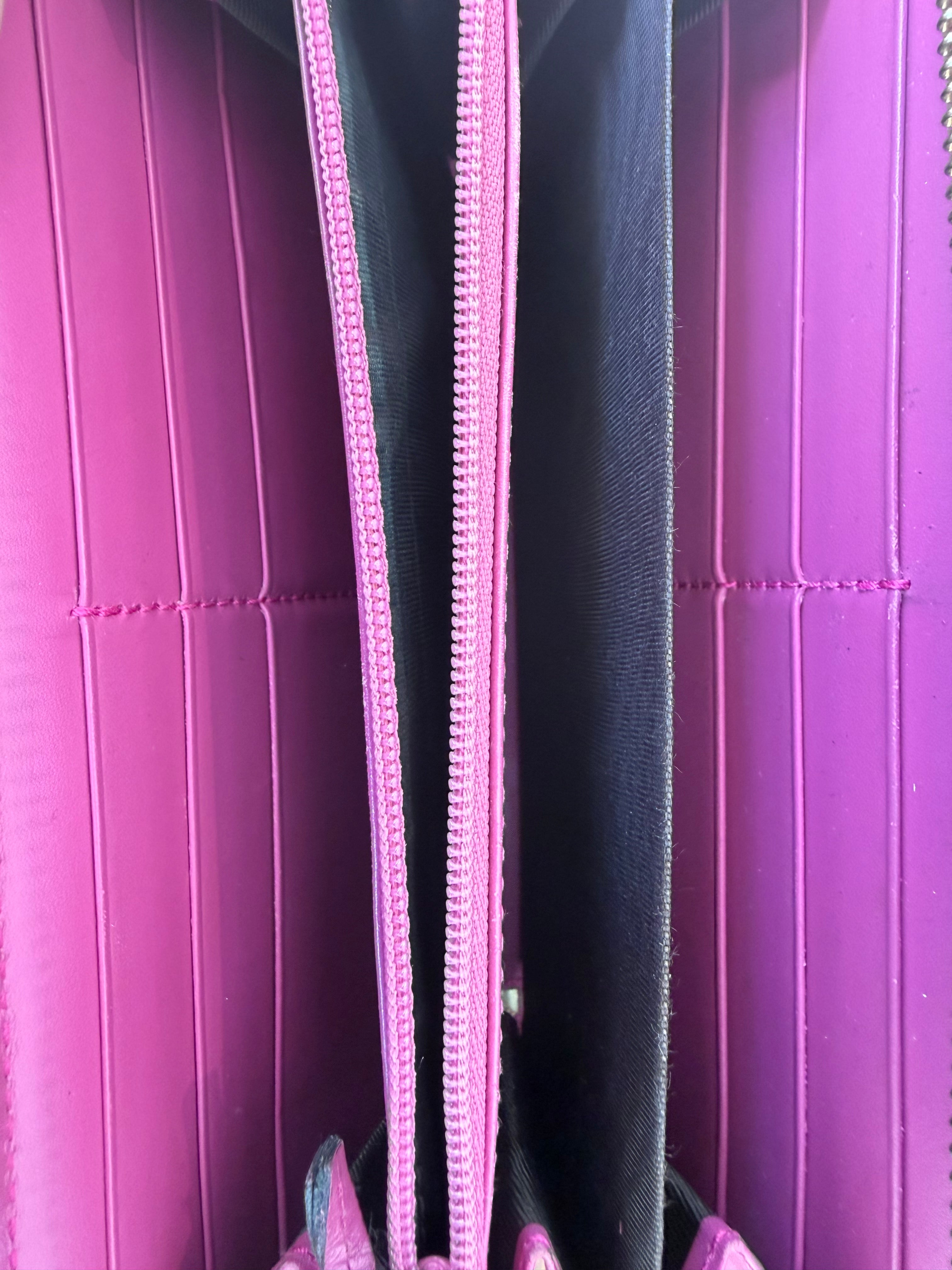 Gucci  Pink Wallet