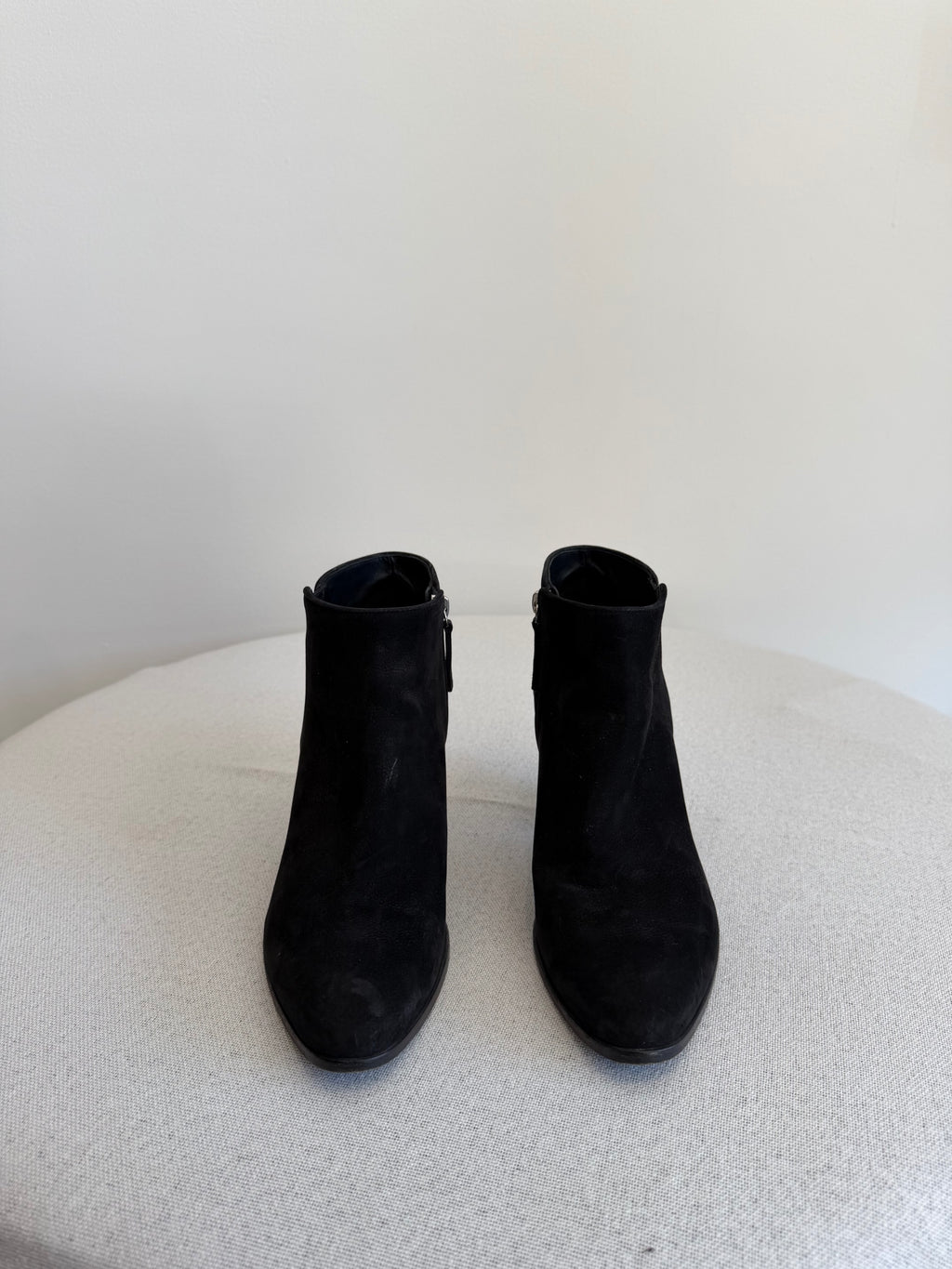 Vero Cuoio Suede Black Booties