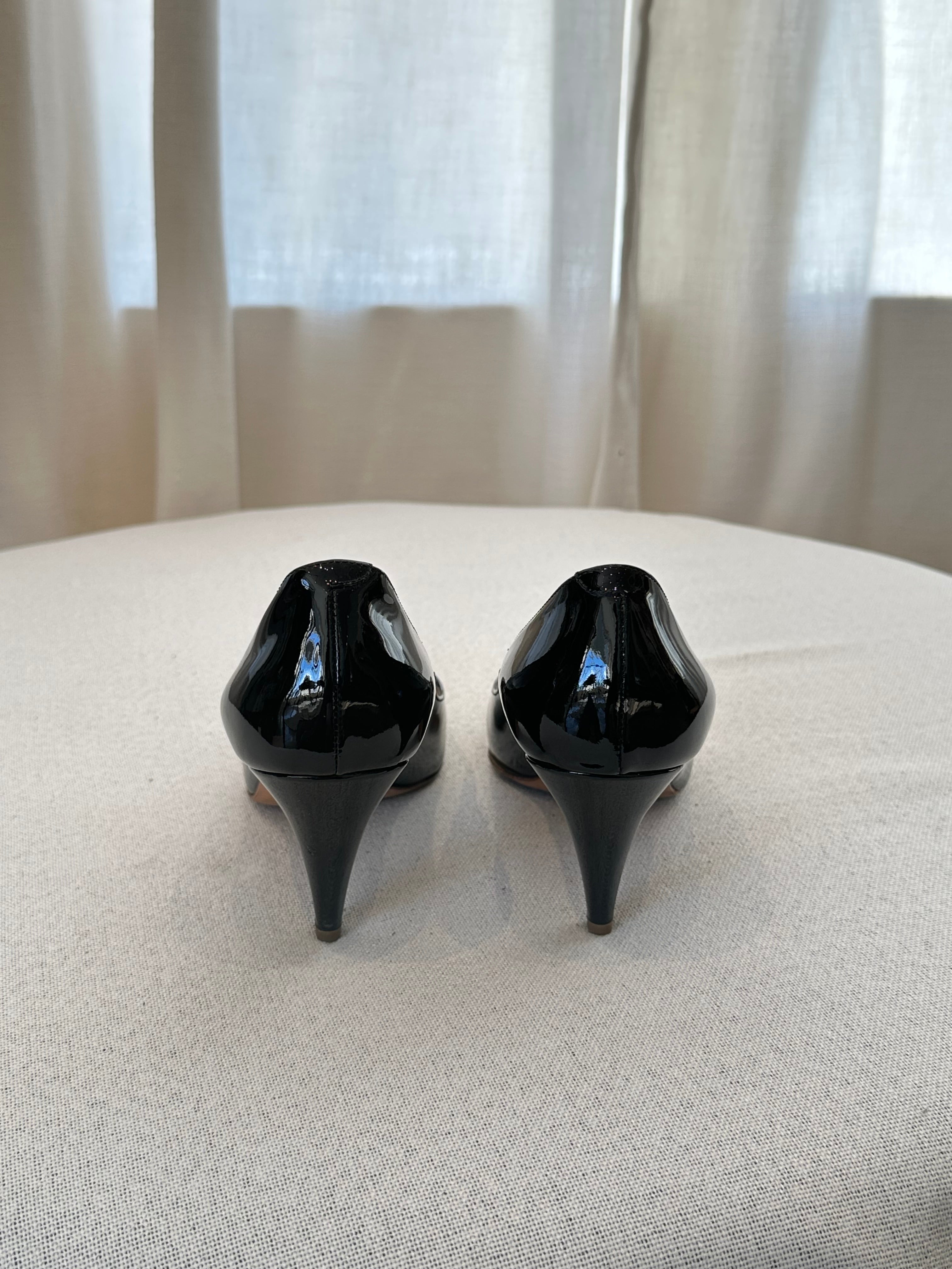 Mansur Gavriel Pumps