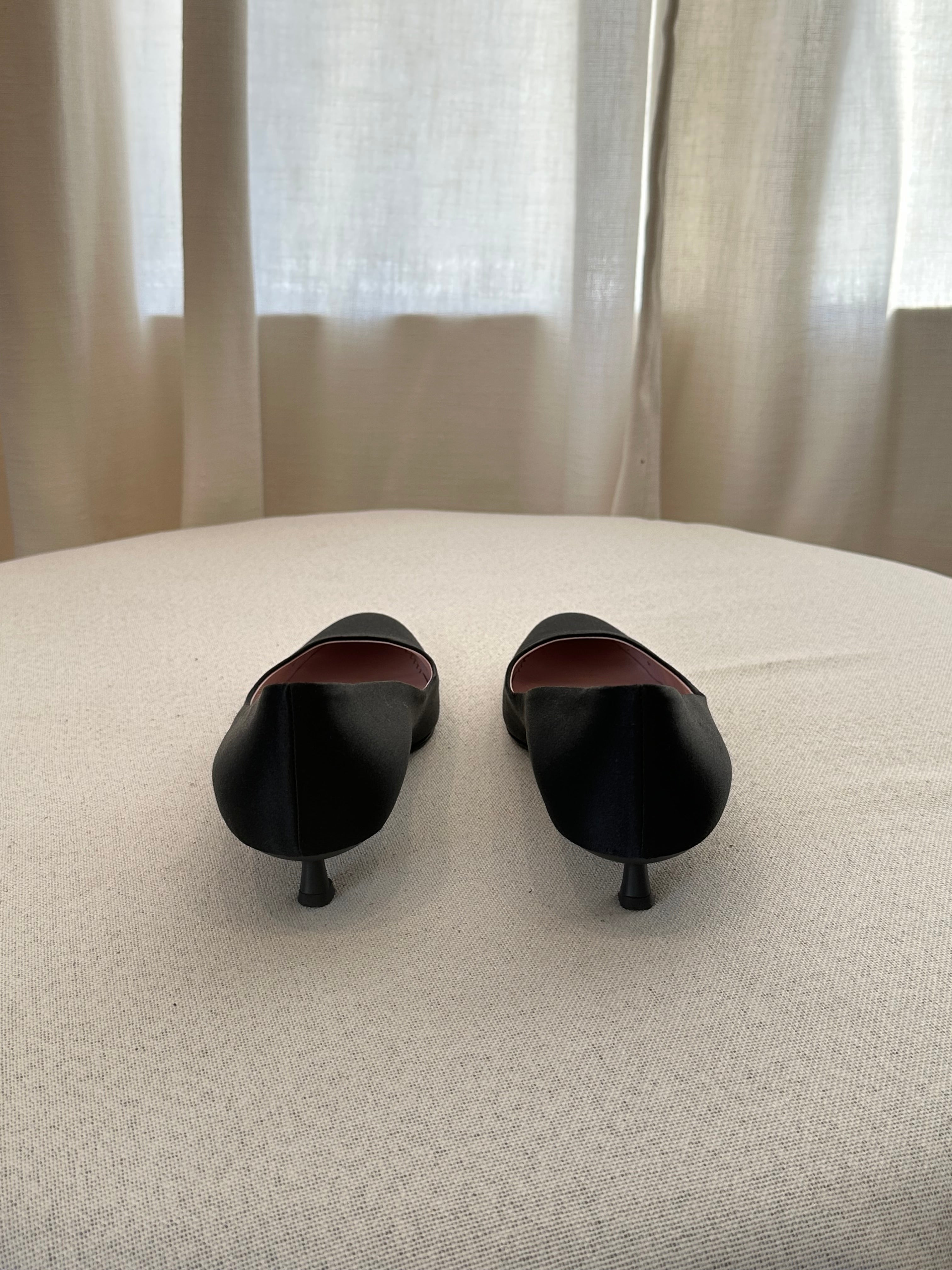 Vera Wang Black Shoes