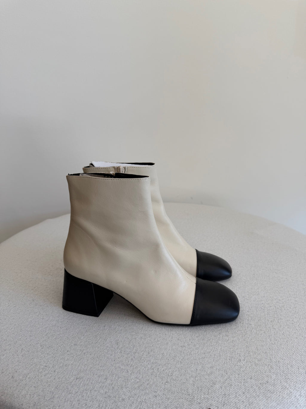 Unbranded Leather Cream/Black Booties