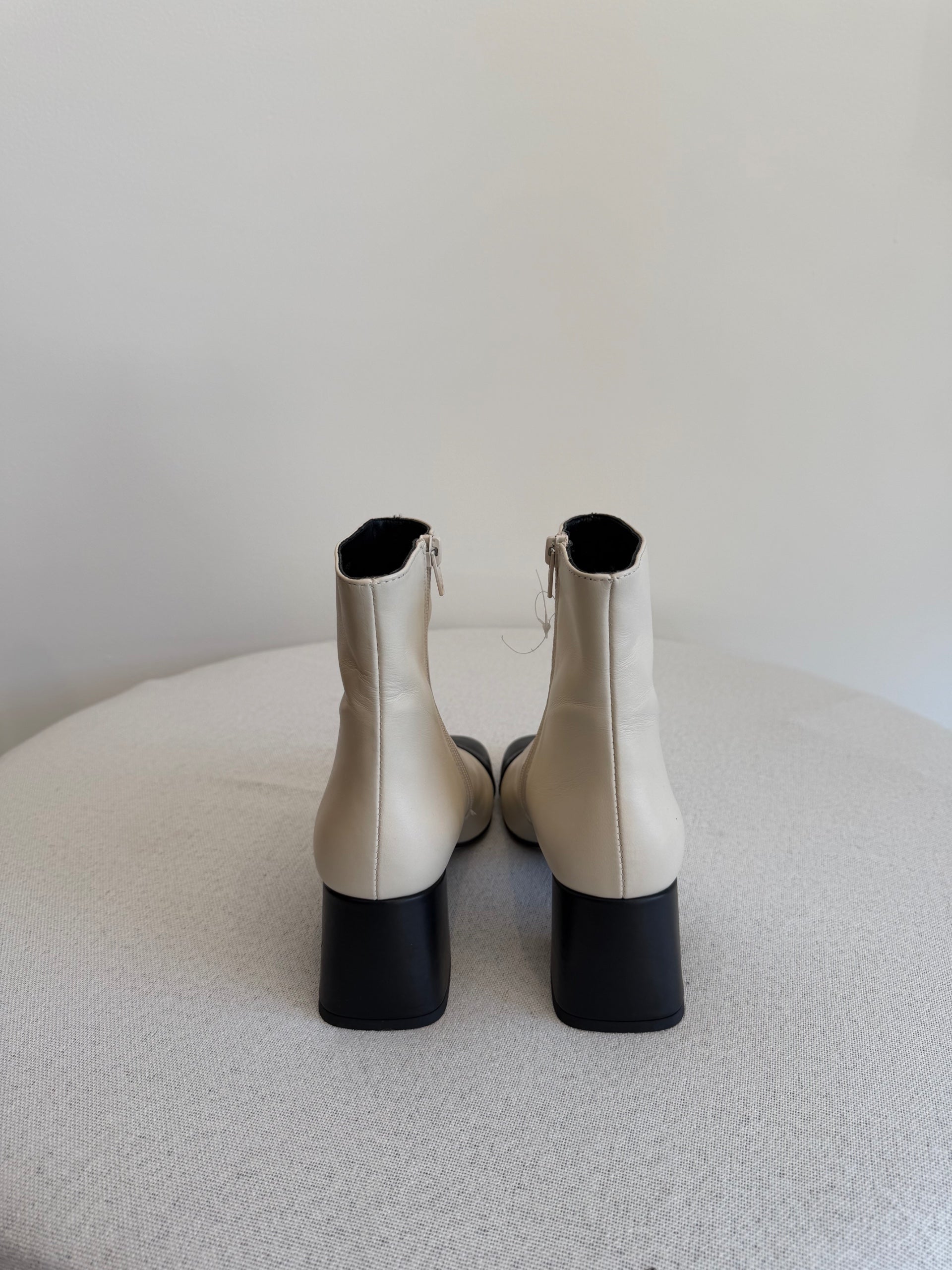 Unbranded Leather Cream/Black Booties