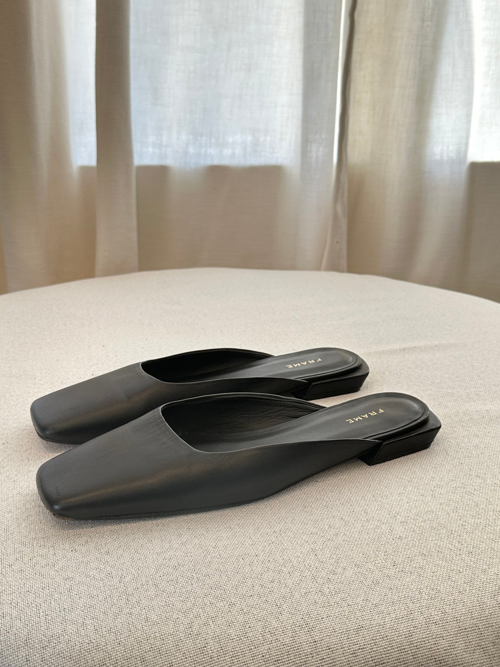 Frame Black Leather Mules